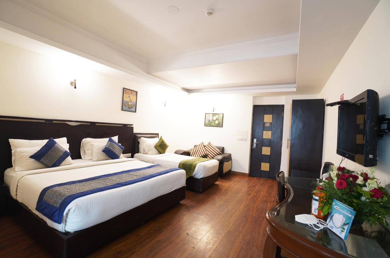 Airport Hotel Grand By Fantasia Nuova Delhi Esterno foto