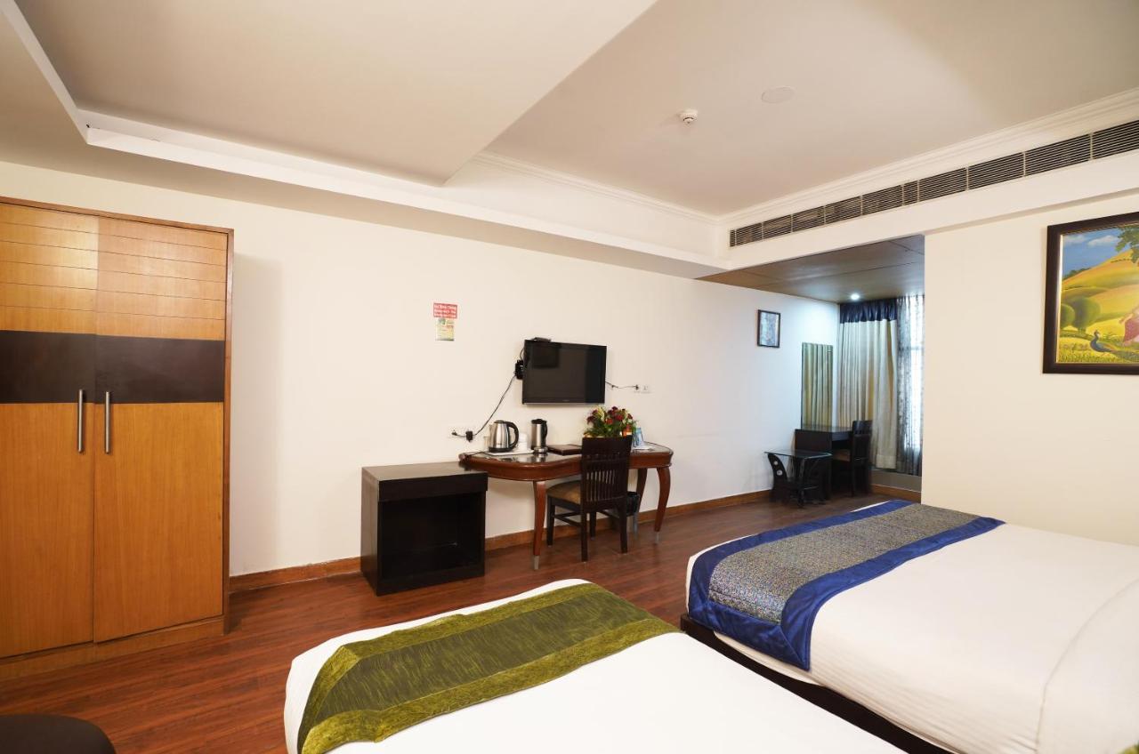 Airport Hotel Grand By Fantasia Nuova Delhi Esterno foto