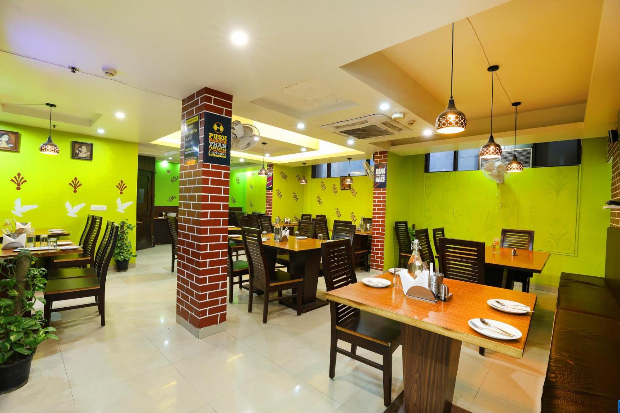 Airport Hotel Grand By Fantasia Nuova Delhi Esterno foto