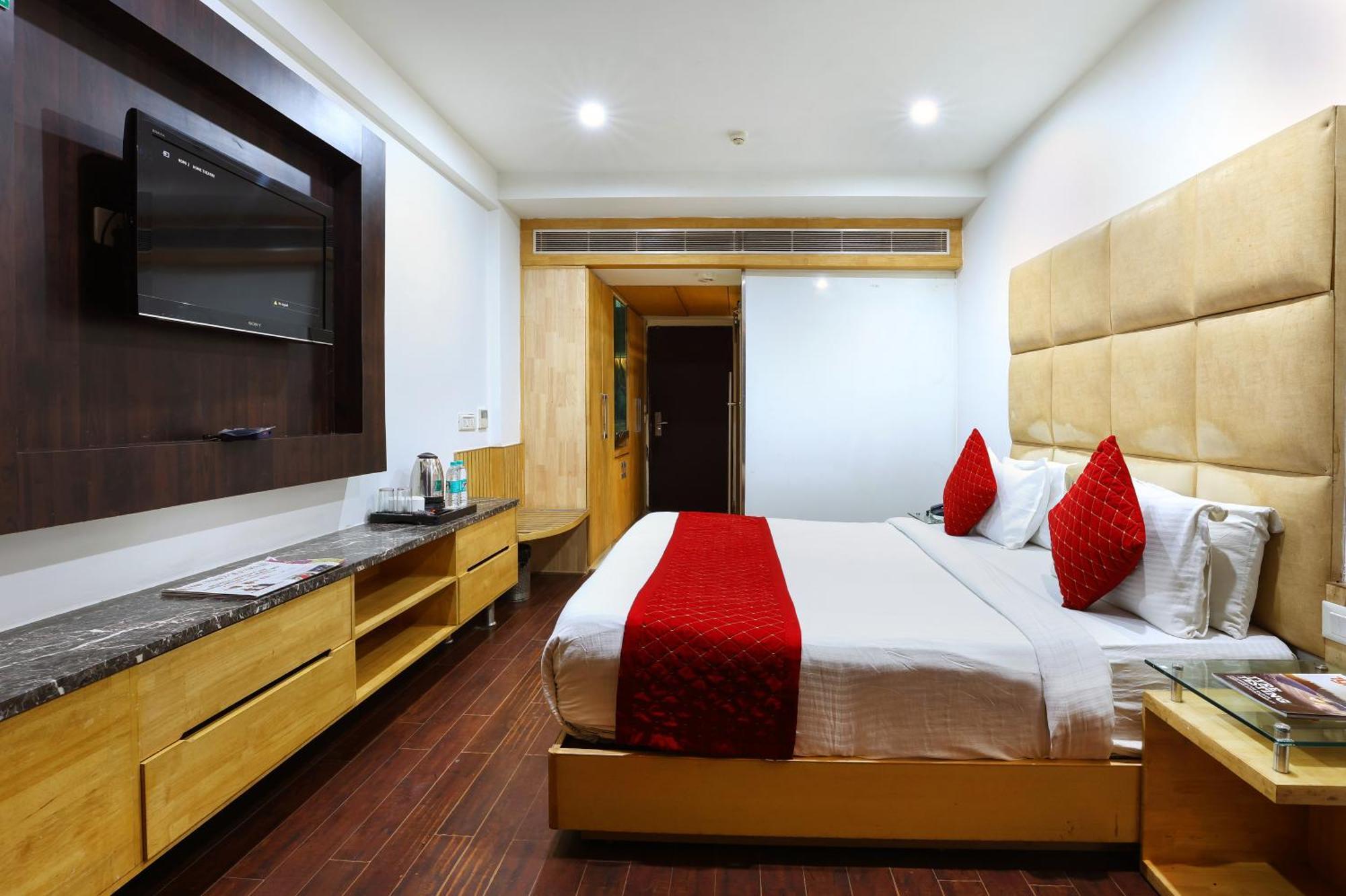 Airport Hotel Grand By Fantasia Nuova Delhi Esterno foto