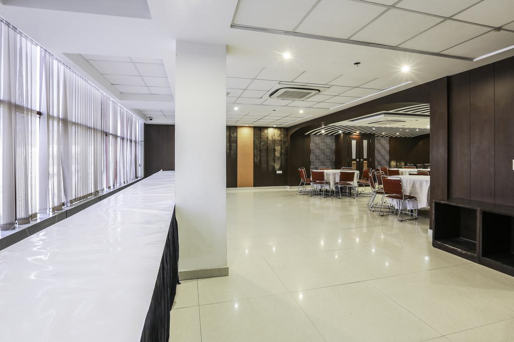 Airport Hotel Grand By Fantasia Nuova Delhi Esterno foto