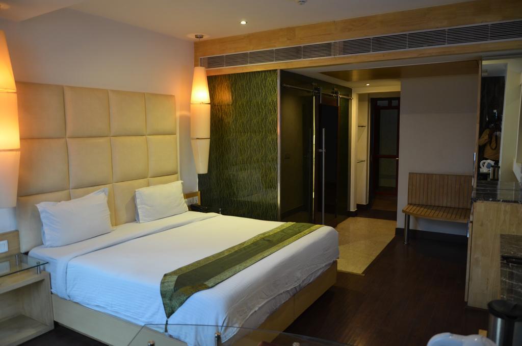 Airport Hotel Grand By Fantasia Nuova Delhi Esterno foto